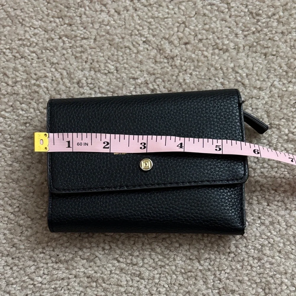 Liz Claiborne good minor